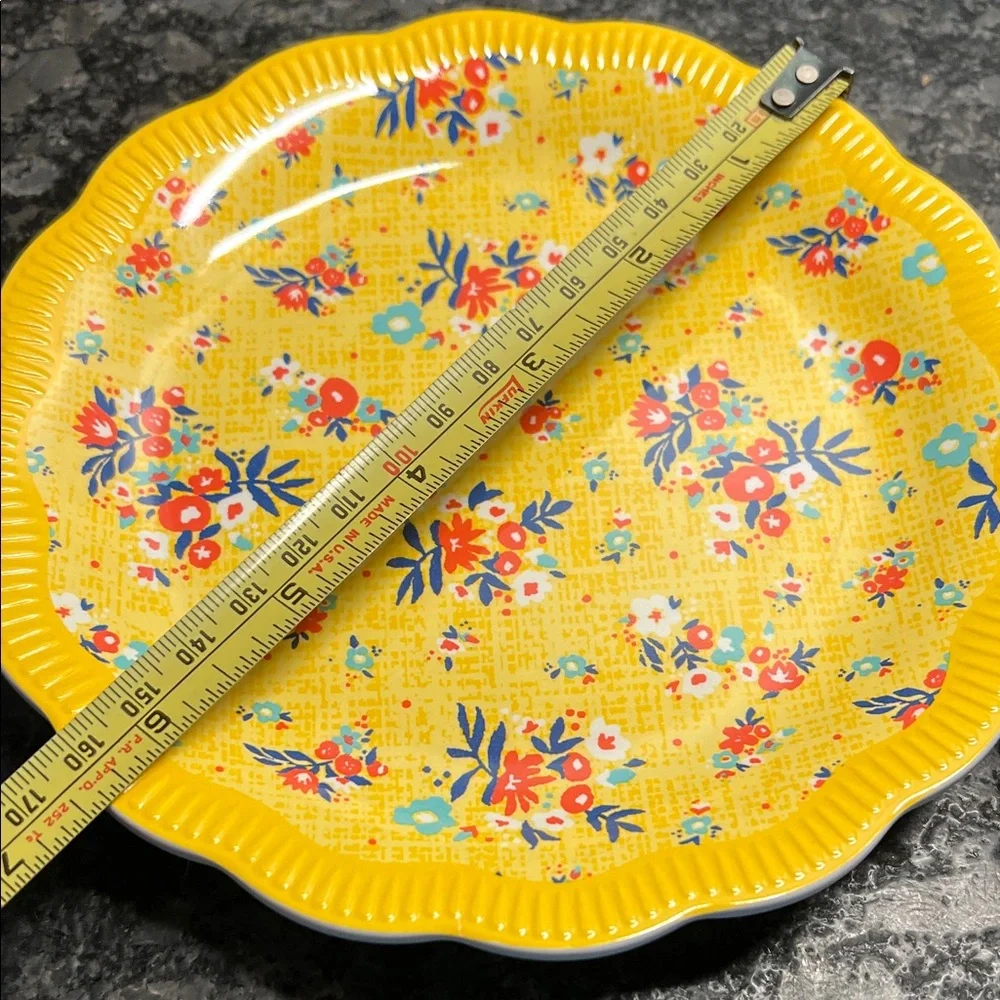 Pioneer Woman 6.5” Floral Yellow Plates and Blue Spoon Rest Set. New without box